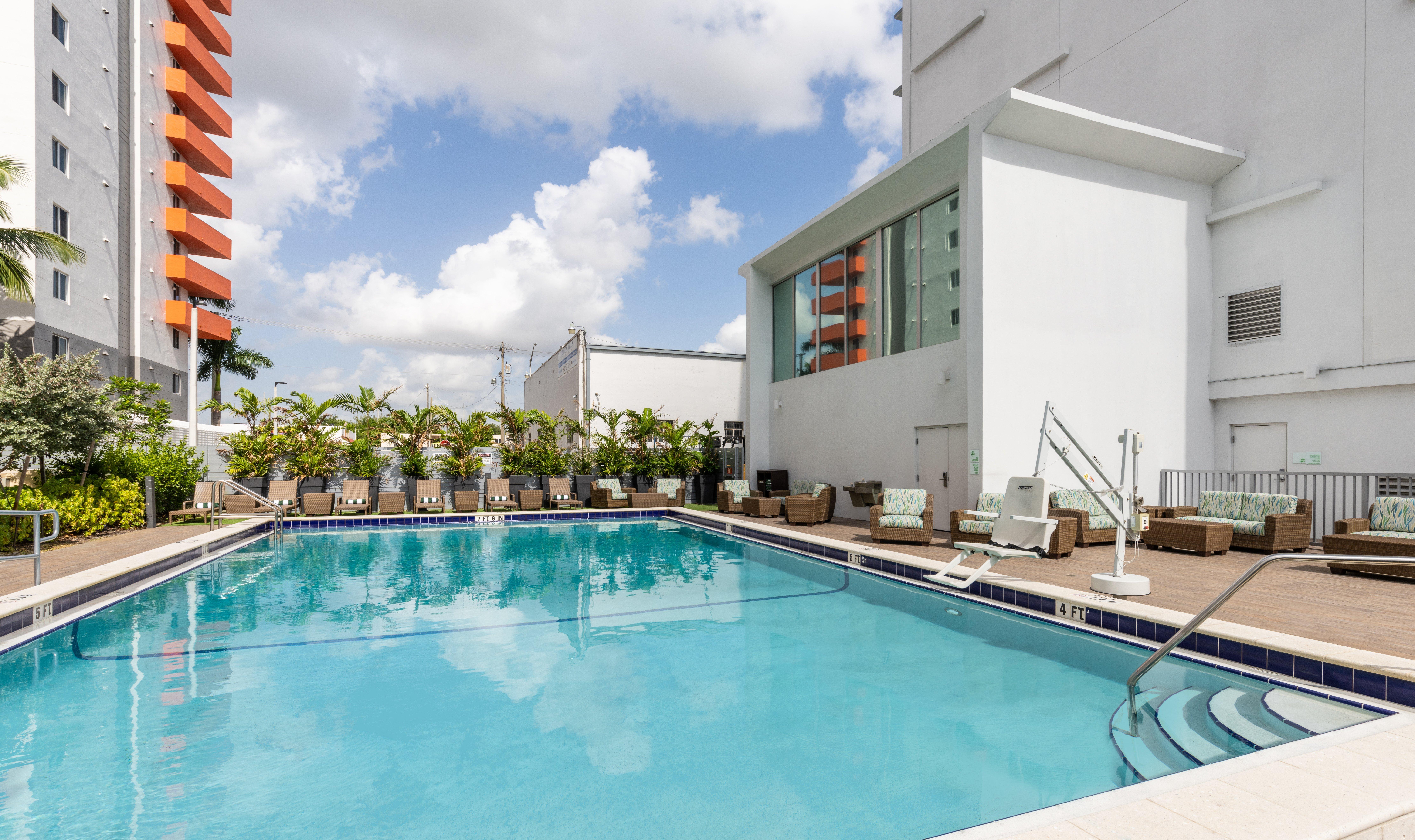 Hampton Inn & Suites Miami Airport South/Blue Lagoon Екстер'єр фото