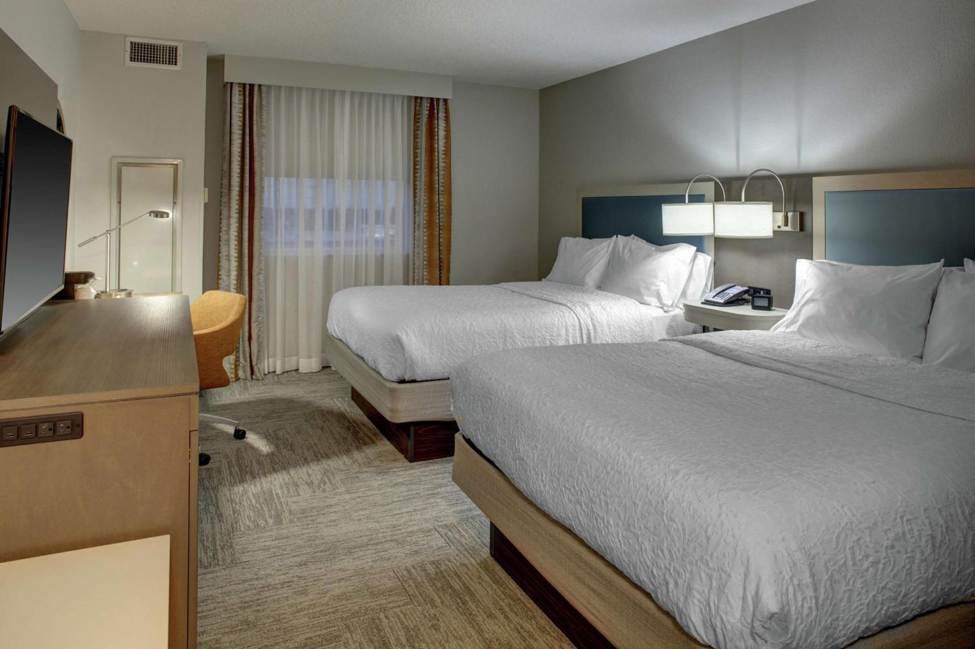 Hampton Inn & Suites Miami Airport South/Blue Lagoon Екстер'єр фото