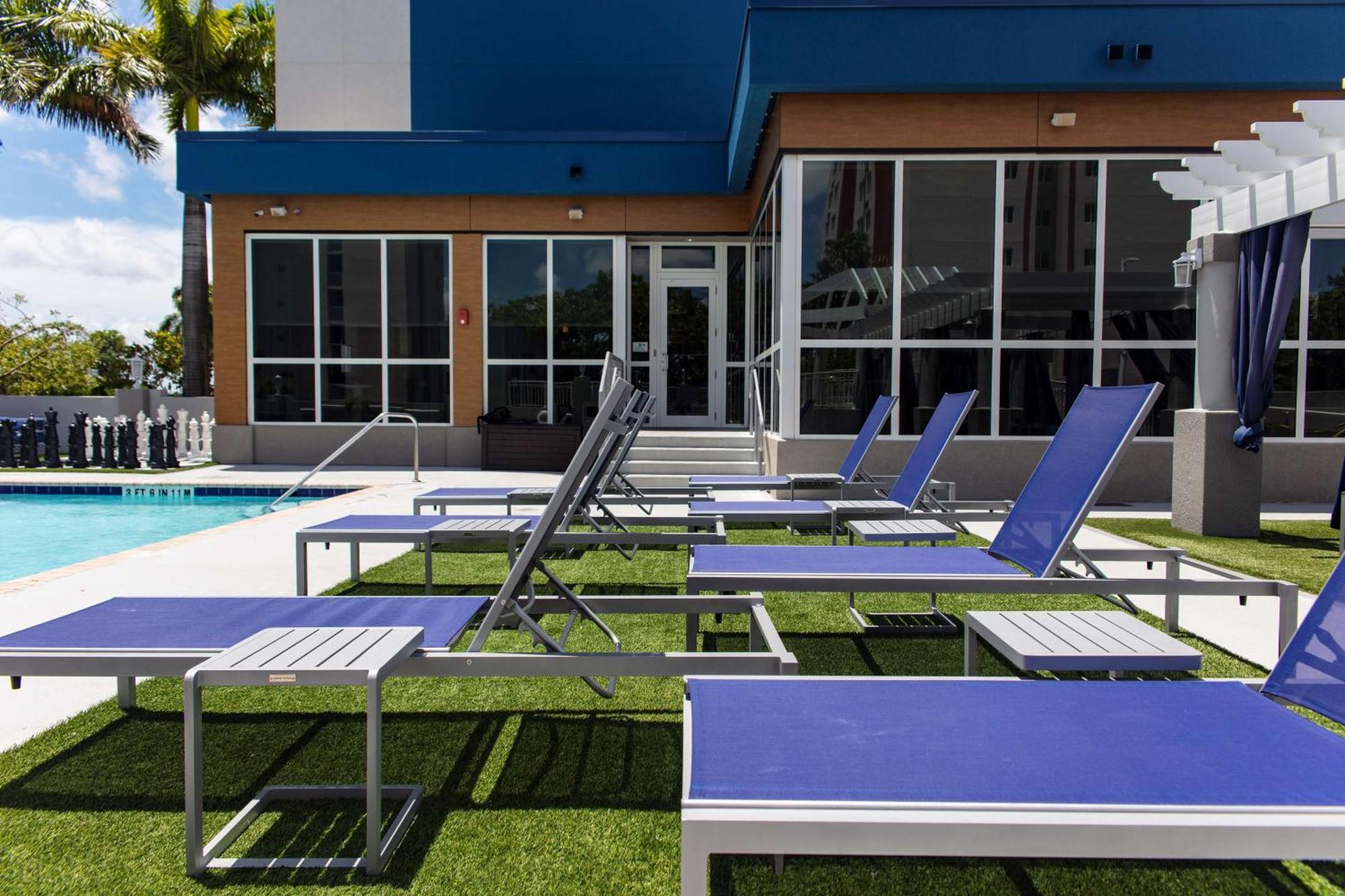 Hampton Inn & Suites Miami Airport South/Blue Lagoon Екстер'єр фото